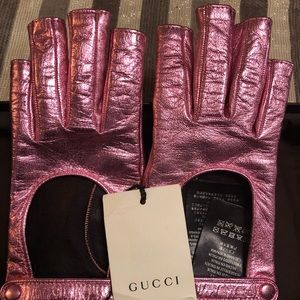 Gucci pink metallic fingerless gloves